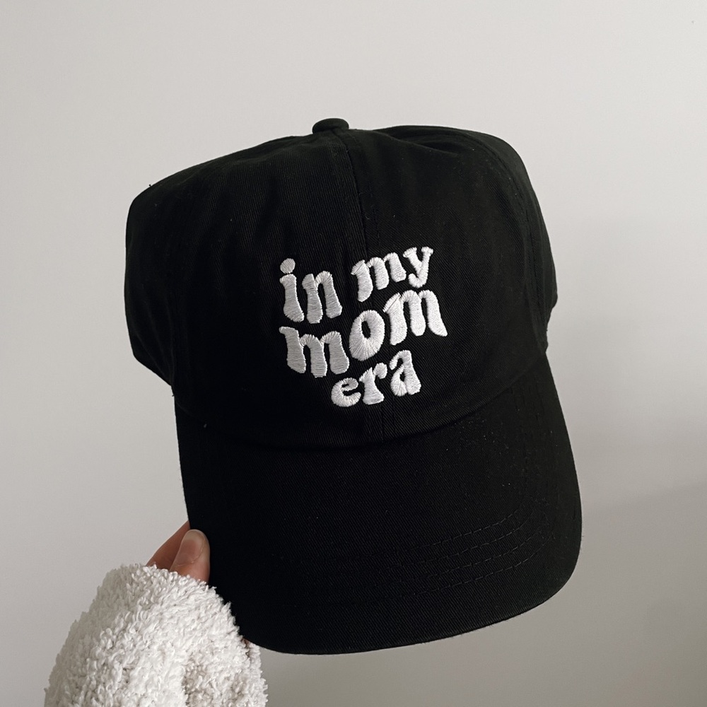 Mom era hat